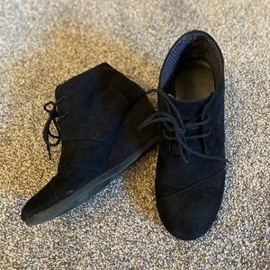 Bongo black bootie suede wedge